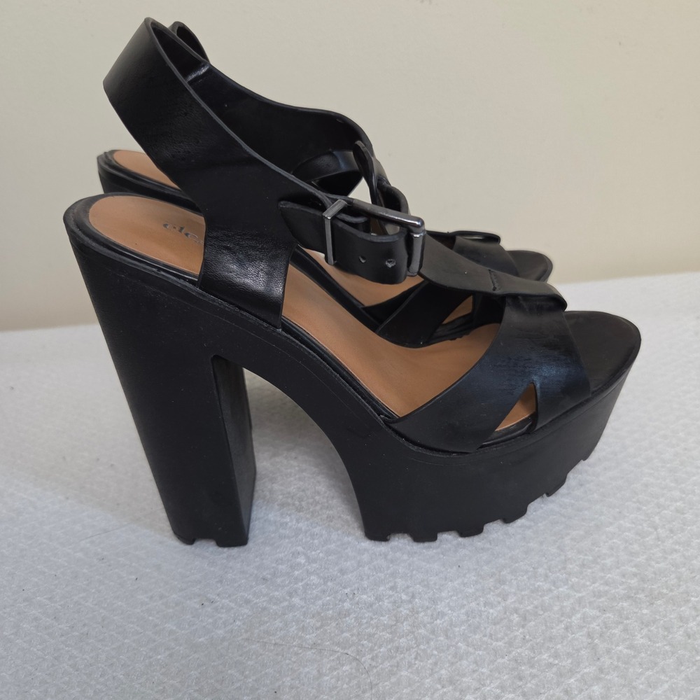 Black Chunky Platform Block Heel Lug Sole T-Strap Sandals W 7/8 Punk Bratz Y2K